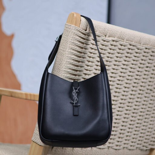 YSL le 5 à 7 supple small in grained leather(HIGH-END GRADE)