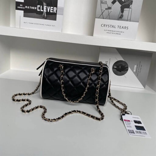 CHANEL Clutch with Chain(HIGH-END GRADE)
