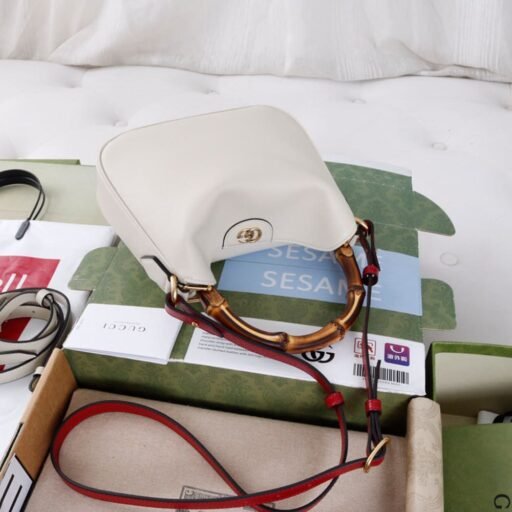 Gucci Diana small shoulder bag