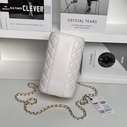 CHANEL Clutch with Chain(HIGH-END GRADE)