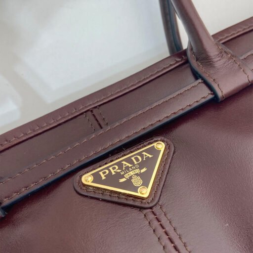 Prada  medium leather handbag(HIGH-END GRADE)